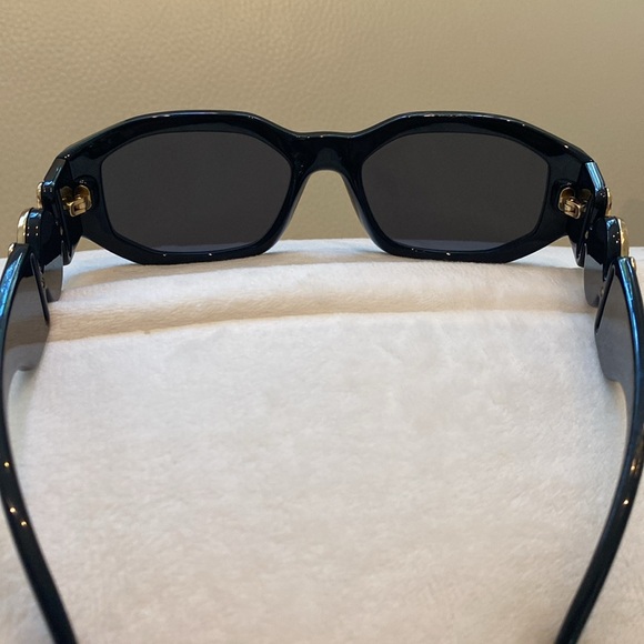 Versace Sunglasses Unisex black and gold - Picture 9 of 15